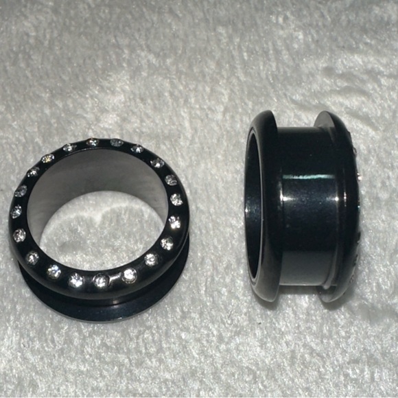 New 18 mm Ear Plugs piercings Earrings lobes never worn - Picture 5 of 6